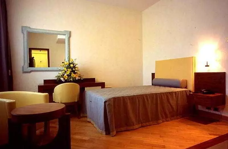 スタンダードシングルルーム, Solofra Palace Hotel & Resort