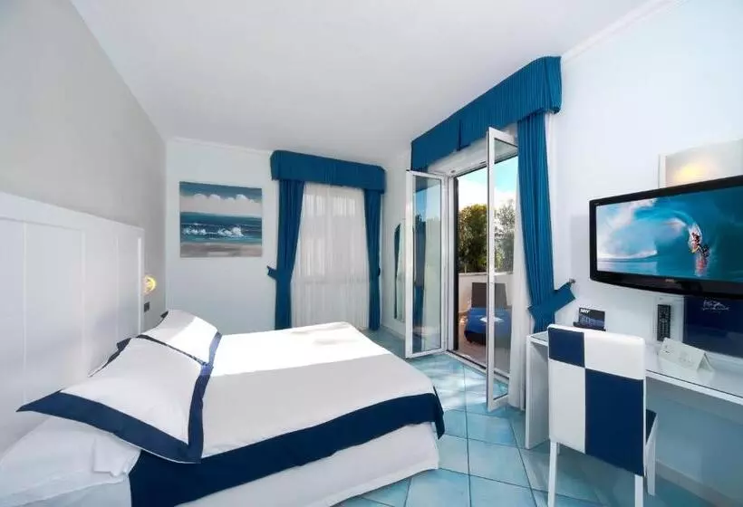 コンフォートトリプルルーム, Villa Durrueli Resort & Spa