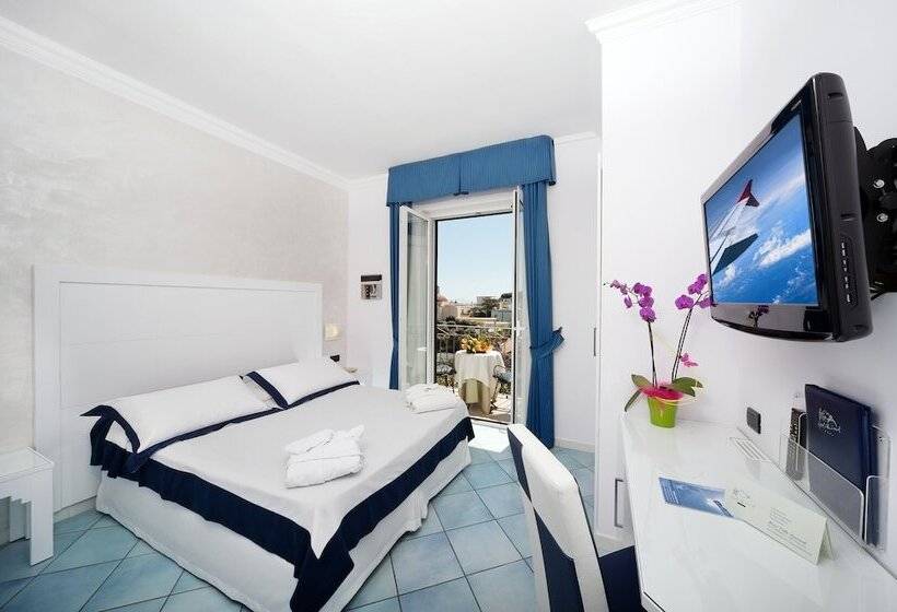 غرفة سوبيريور مطلّة علي البحر, Villa Durrueli Resort & Spa