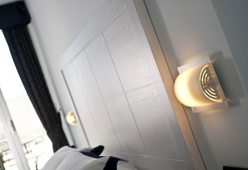 غرفة سوبيريور مطلّة علي البحر, Villa Durrueli Resort & Spa