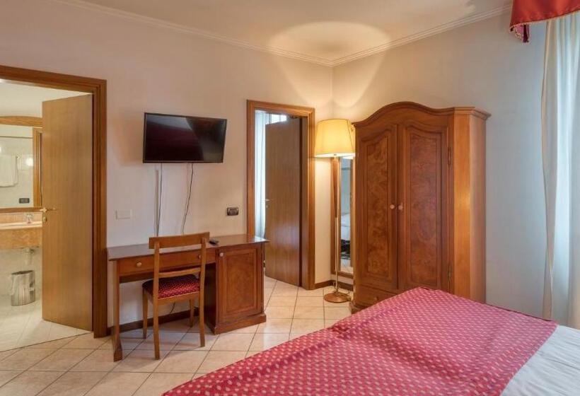 اتاق استاندارد چهار تخته, Primotel Brescia
