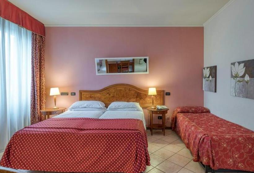 اتاق استاندارد چهار تخته, Primotel Brescia