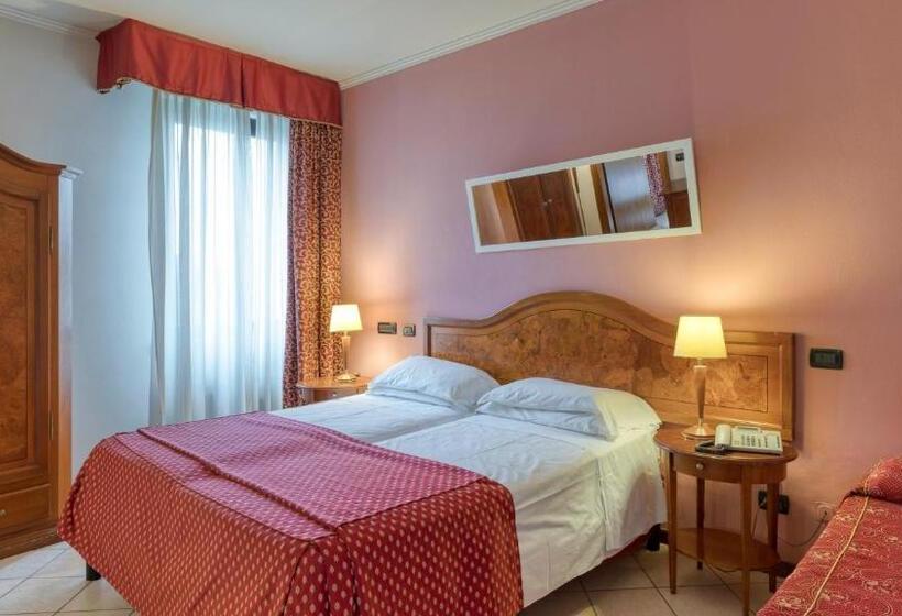 اتاق استاندارد چهار تخته, Primotel Brescia