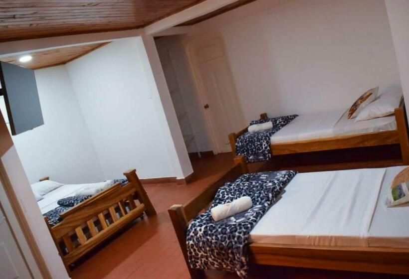 Номер Стандарт Трехместный, Finca Hotel Monte Paz