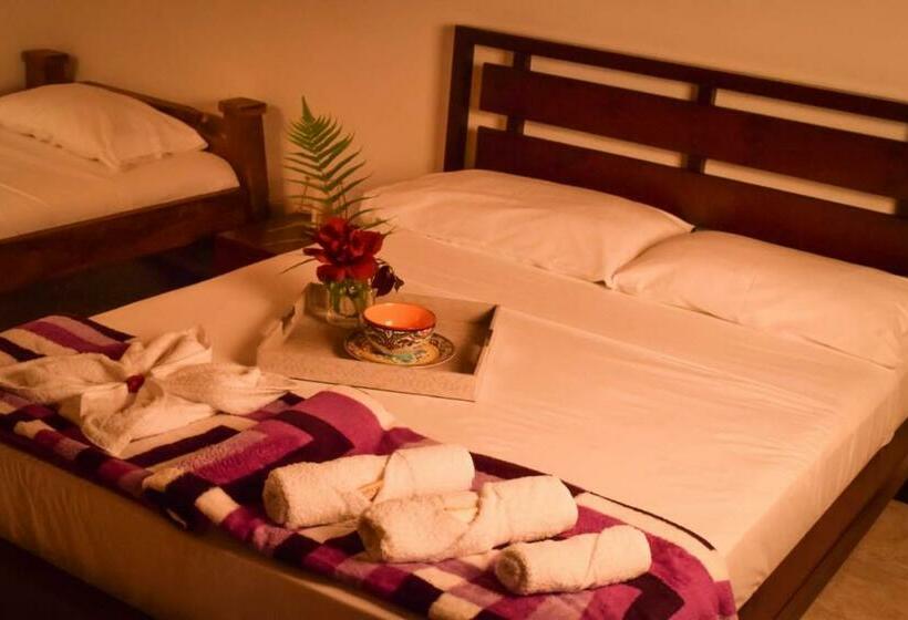 Номер Стандарт Трехместный, Finca Hotel Monte Paz