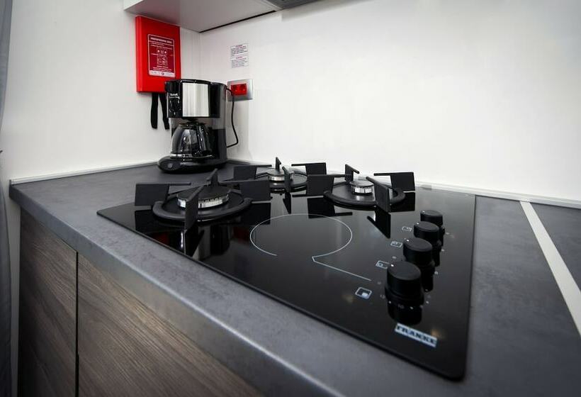 منزل غرفتين نوم, Mediteran Kamp Mobile Homes In Naturist Camping Solaris