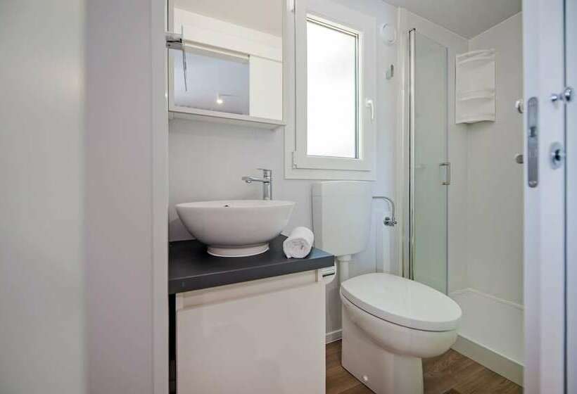 منزل غرفتين نوم, Mediteran Kamp Mobile Homes In Naturist Camping Solaris