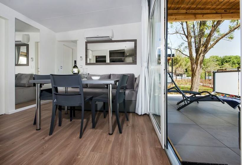 منزل غرفتين نوم, Mediteran Kamp Mobile Homes In Naturist Camping Solaris