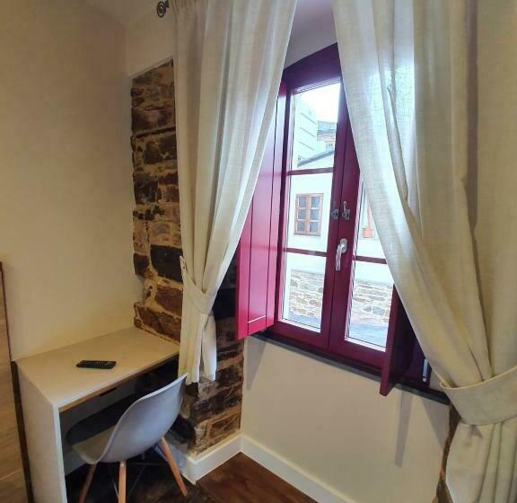 Номер Стандарт, Albergue Casa Cuartel