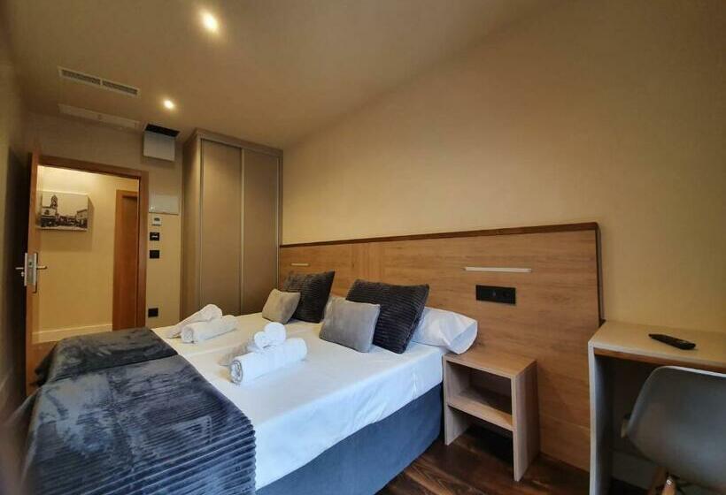 Номер Стандарт, Albergue Casa Cuartel