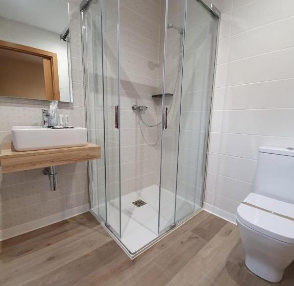 Номер Стандарт, Albergue Casa Cuartel