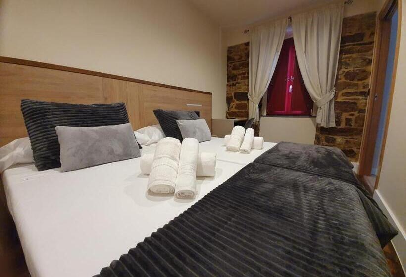 Номер Стандарт, Albergue Casa Cuartel