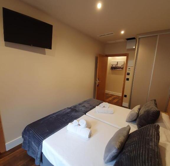 Номер Стандарт, Albergue Casa Cuartel