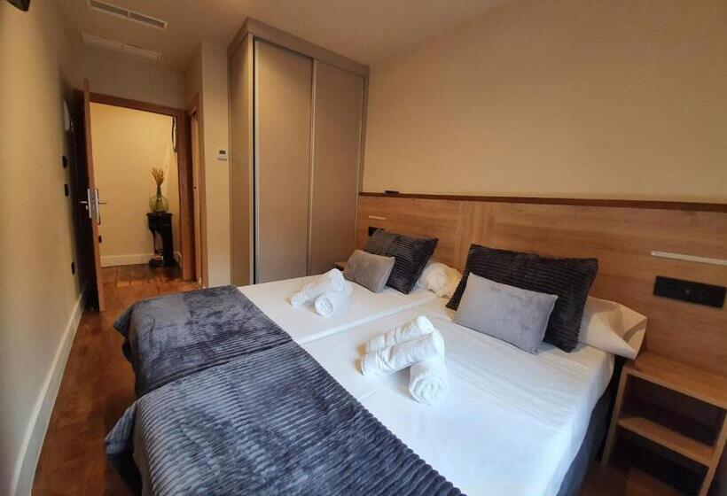 Номер Стандарт, Albergue Casa Cuartel