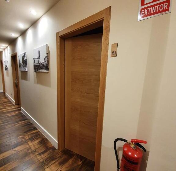 Номер Стандарт, Albergue Casa Cuartel