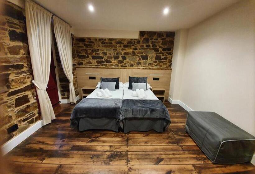 Номер Стандарт, Albergue Casa Cuartel