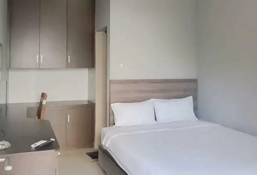 エコノミールーム, Reddoorz Plus Syariah @ Tuparev Cirebon 3
