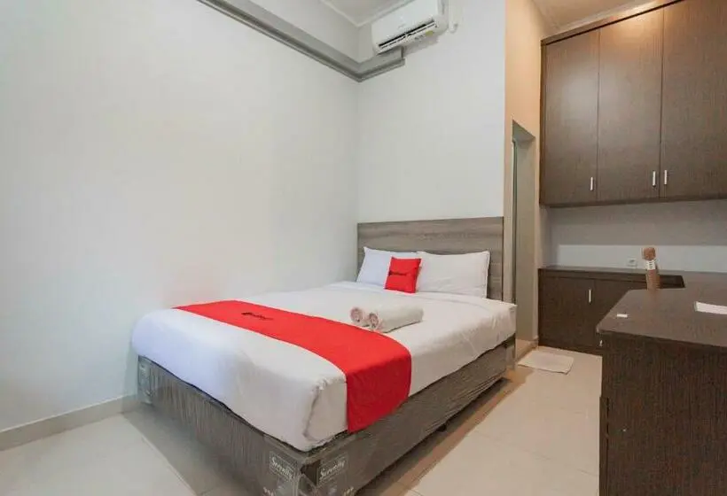 スタンダードルーム, Reddoorz Plus Syariah @ Tuparev Cirebon 3