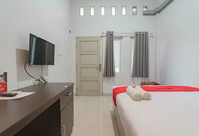 スタンダードルーム, Reddoorz Plus Syariah @ Tuparev Cirebon 3