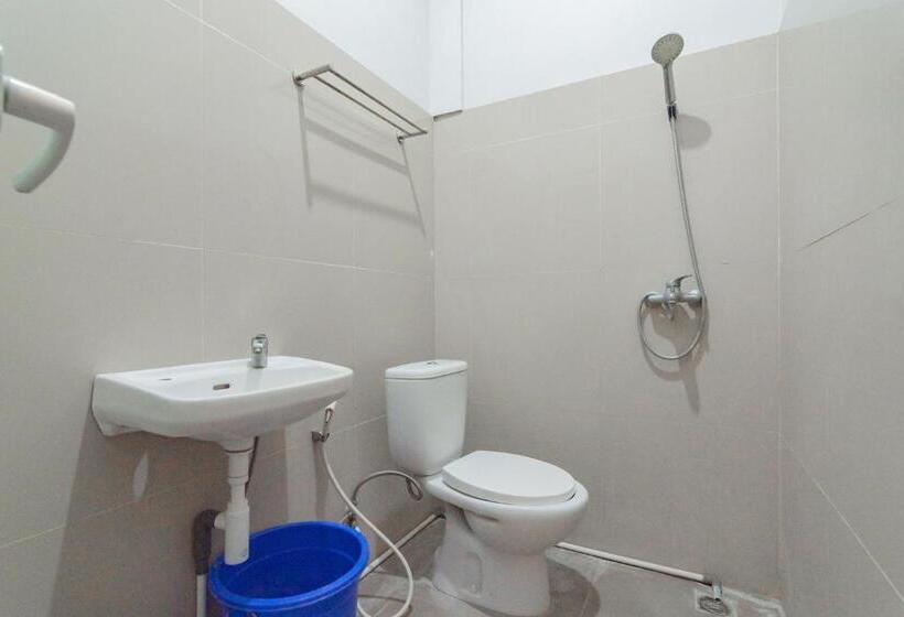 デラックスルーム, Reddoorz Plus Syariah @ Tuparev Cirebon 3