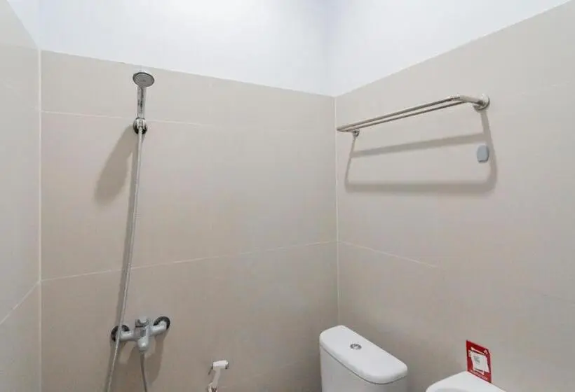 エコノミールーム, Reddoorz Plus Syariah @ Tuparev Cirebon 3
