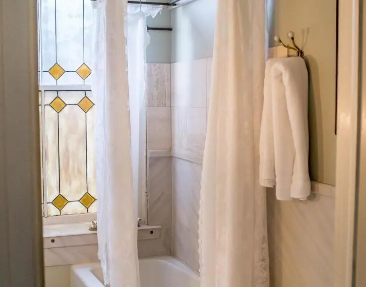 Superior Kolmen Hengen Huone, The Mulberry Inn  An Historic Bed And Breakfast