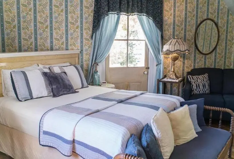 Deluxe-huone Parveke, The Mulberry Inn  An Historic Bed And Breakfast