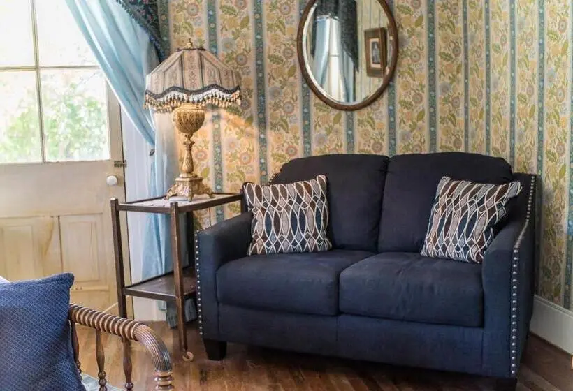 Deluxe-huone Parveke, The Mulberry Inn  An Historic Bed And Breakfast