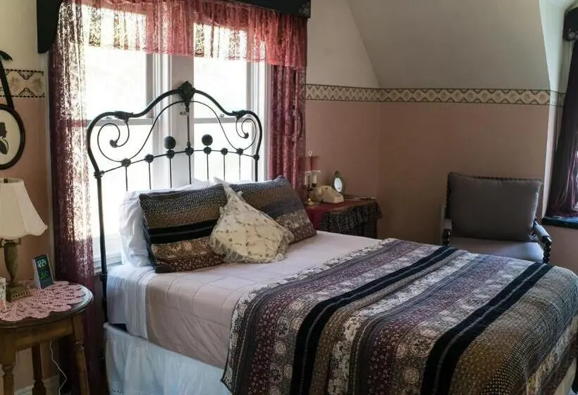 Deluxe-huone, The Mulberry Inn  An Historic Bed And Breakfast