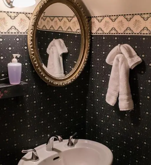 Deluxe-huone, The Mulberry Inn  An Historic Bed And Breakfast