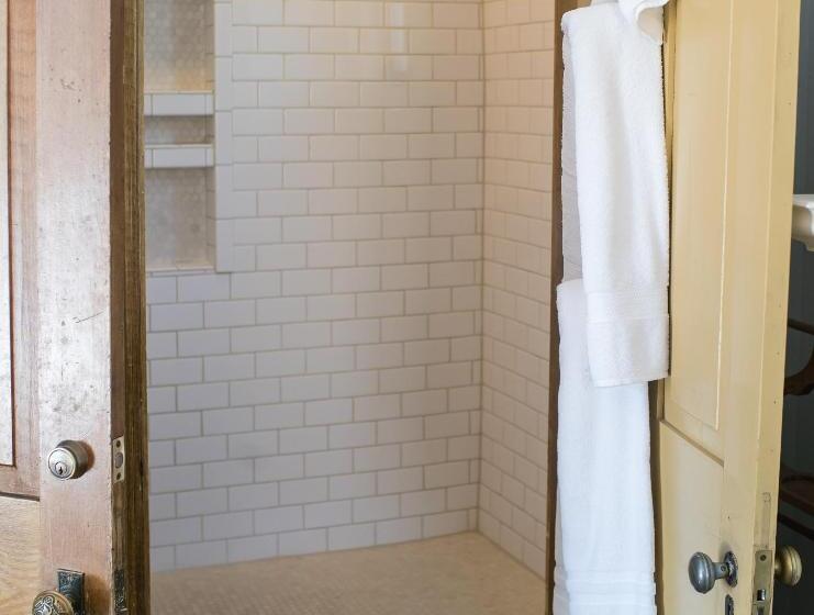 غرفة تنفيذية, The Mulberry Inn  An Historic Bed And Breakfast