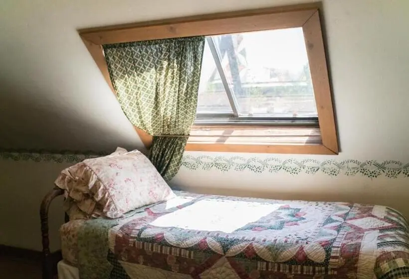 Standard Kolmen Hengen Huone, The Mulberry Inn  An Historic Bed And Breakfast