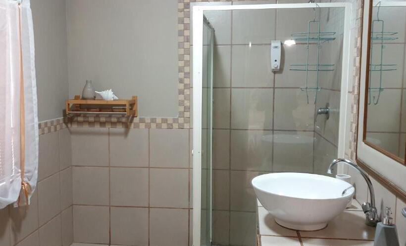 Номер Deluxe Вид на Сад, L'anda Guesthouse & Self Catering