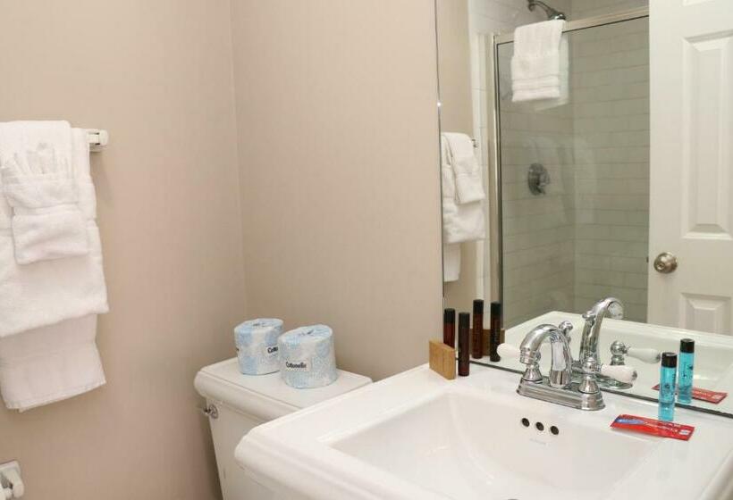 Студия Стандарт, Charming Studio In Boston Brownstone, C.ave#5