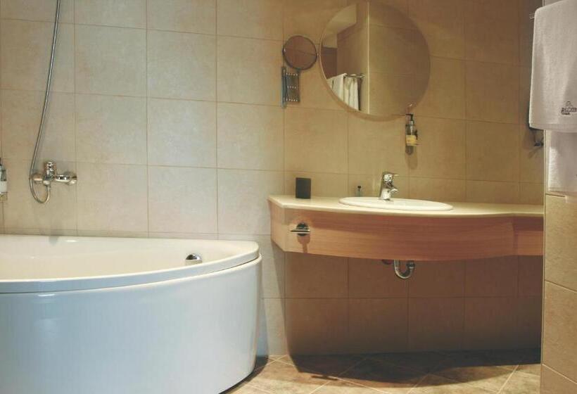 جناح مزوَّد بشرفة, Belchin Garden Spa&wellness