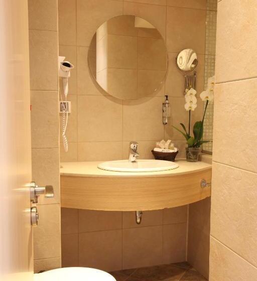 غرفة قياسية مزوَّدة بشُرفة, Belchin Garden Spa&wellness