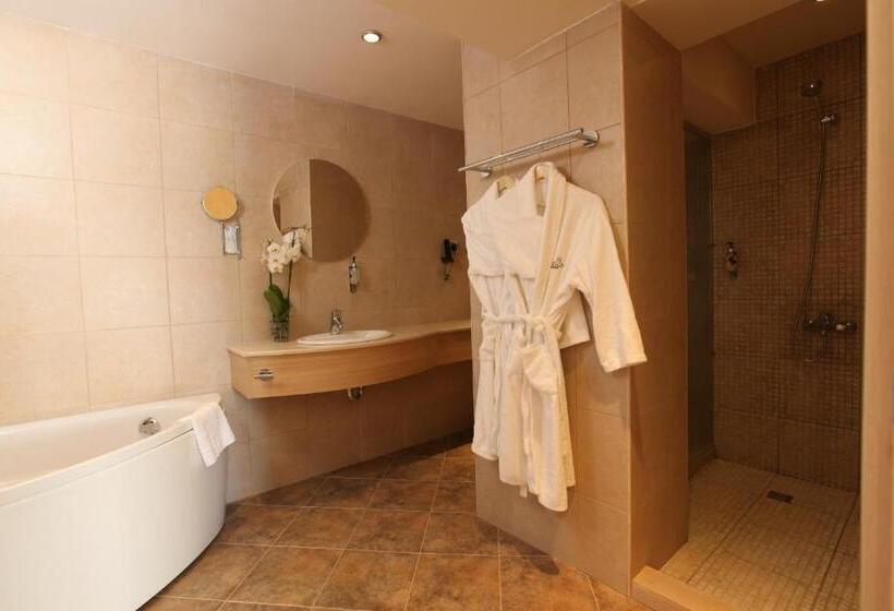 جناح مزوَّد بشرفة, Belchin Garden Spa&wellness