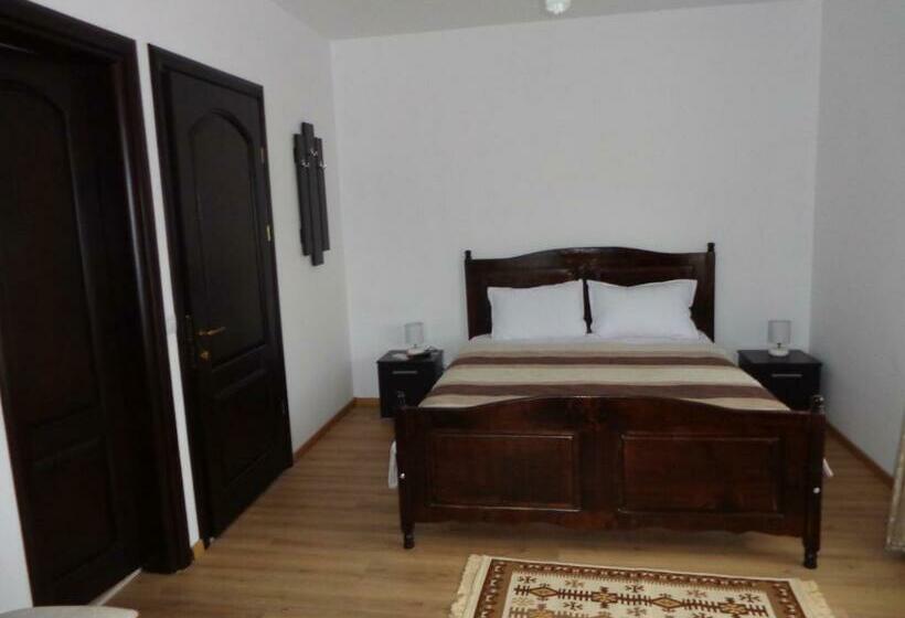 Номер Стандарт, Pensiunea Aurora