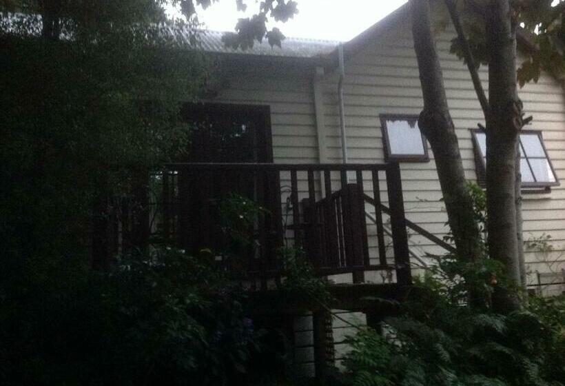 带花园景观的标准工作室, Belgrave Hideaway