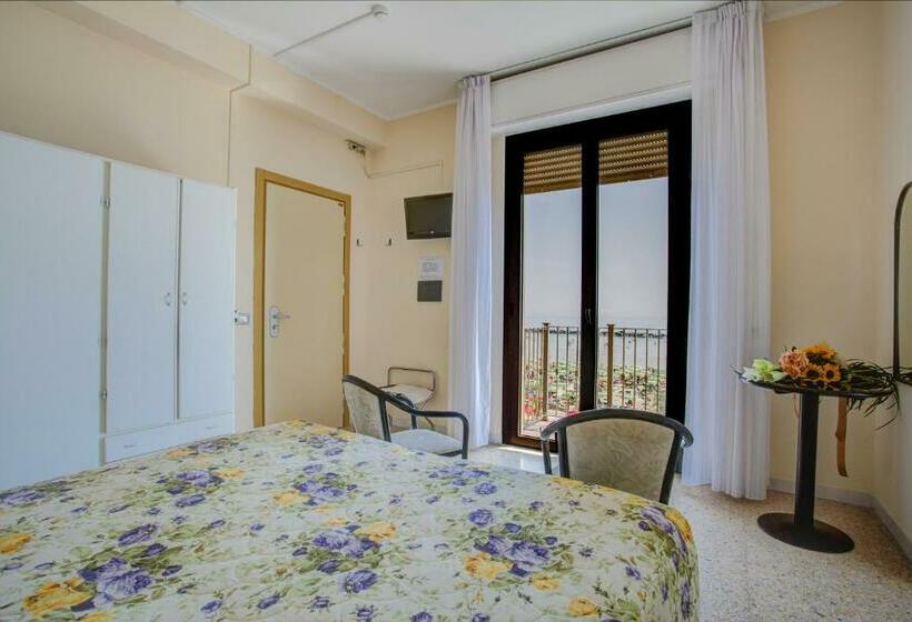 スタンダードルーム, Deanna