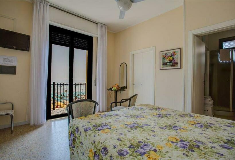 Quarto Estandar, Deanna