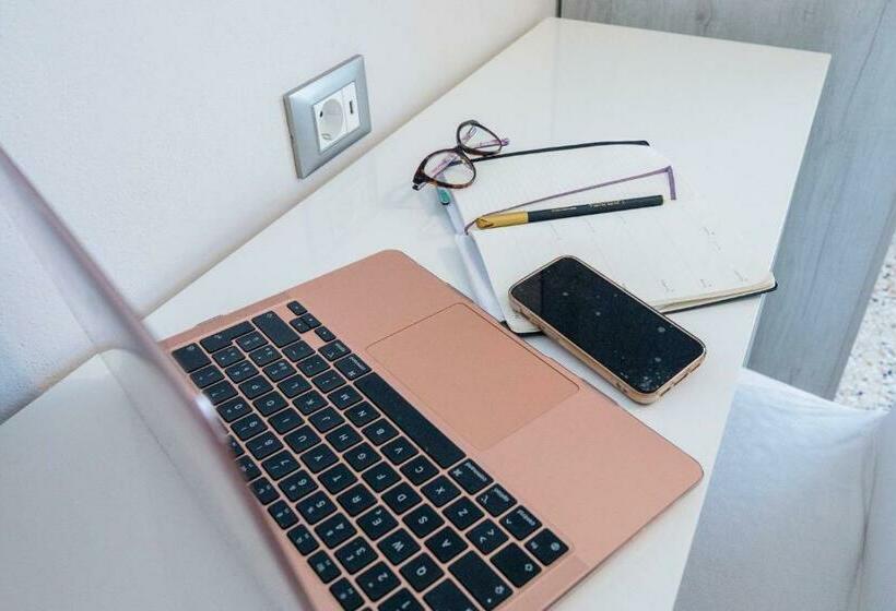 オーシャンビュースタンダードルーム, Deanna