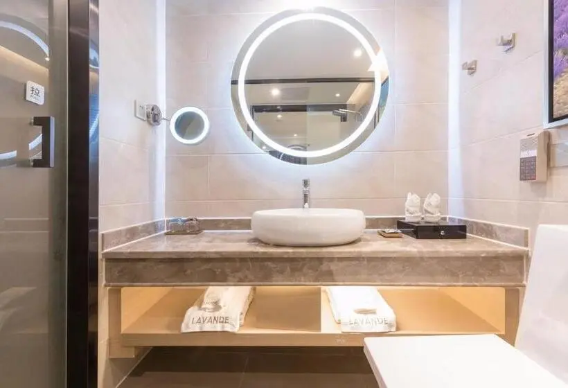 キングサイズベッドのデラックスルーム, Lavande Hotel Heyuan Wanlong City