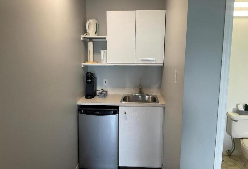 اتاق لوکس, Celadon Lodge