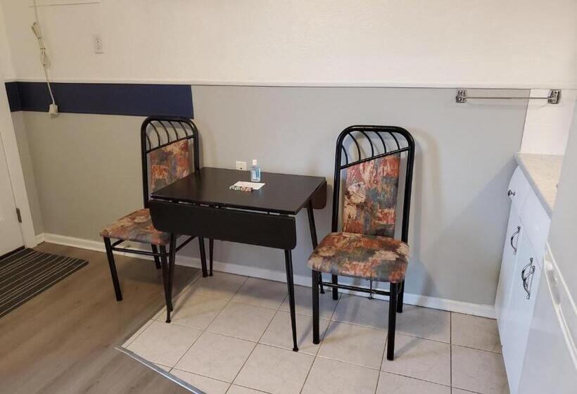 سوییت جونیور, Celadon Lodge