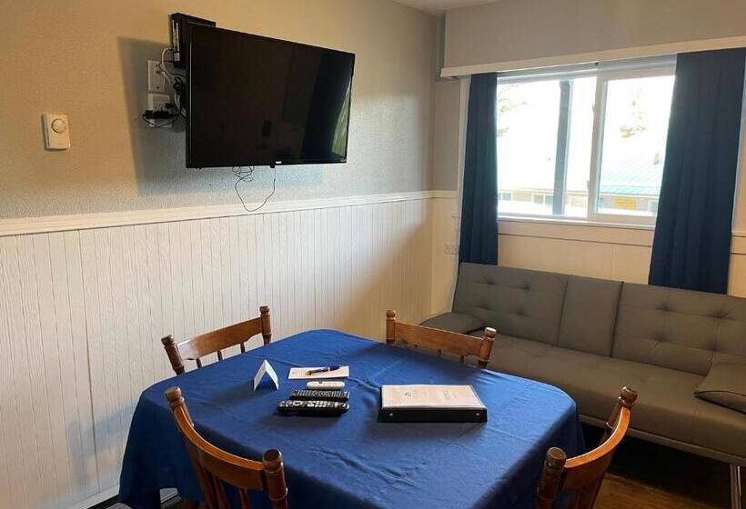 سوییت جونیور لوکس, Celadon Lodge