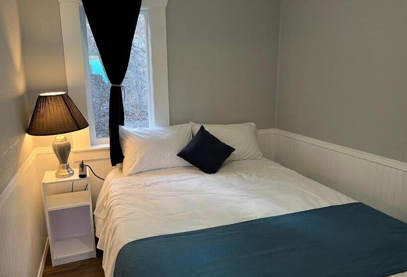 Полулюкс Повышенной Комфортности, Celadon Lodge