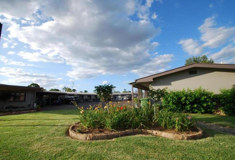 Семейный Номер, Starline Motor Inn