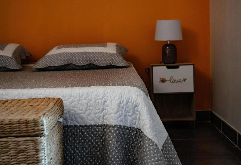 Номер Стандарт, Chambre D Hôtes Lempery