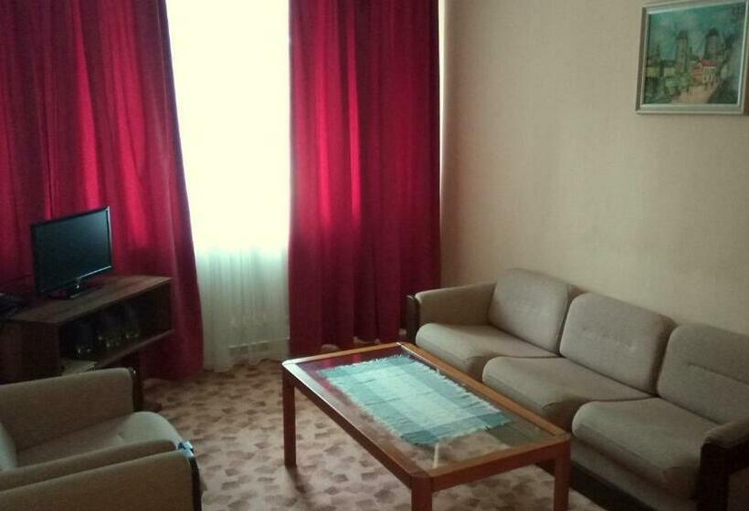 آپارتمان 1 خوابه همکف, Penzión Inštitút